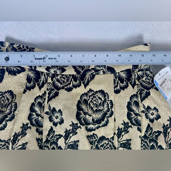 Gracia Shiny Gold and Black Floral Flare Skirt Size Small NWT - Picture 5 of 9